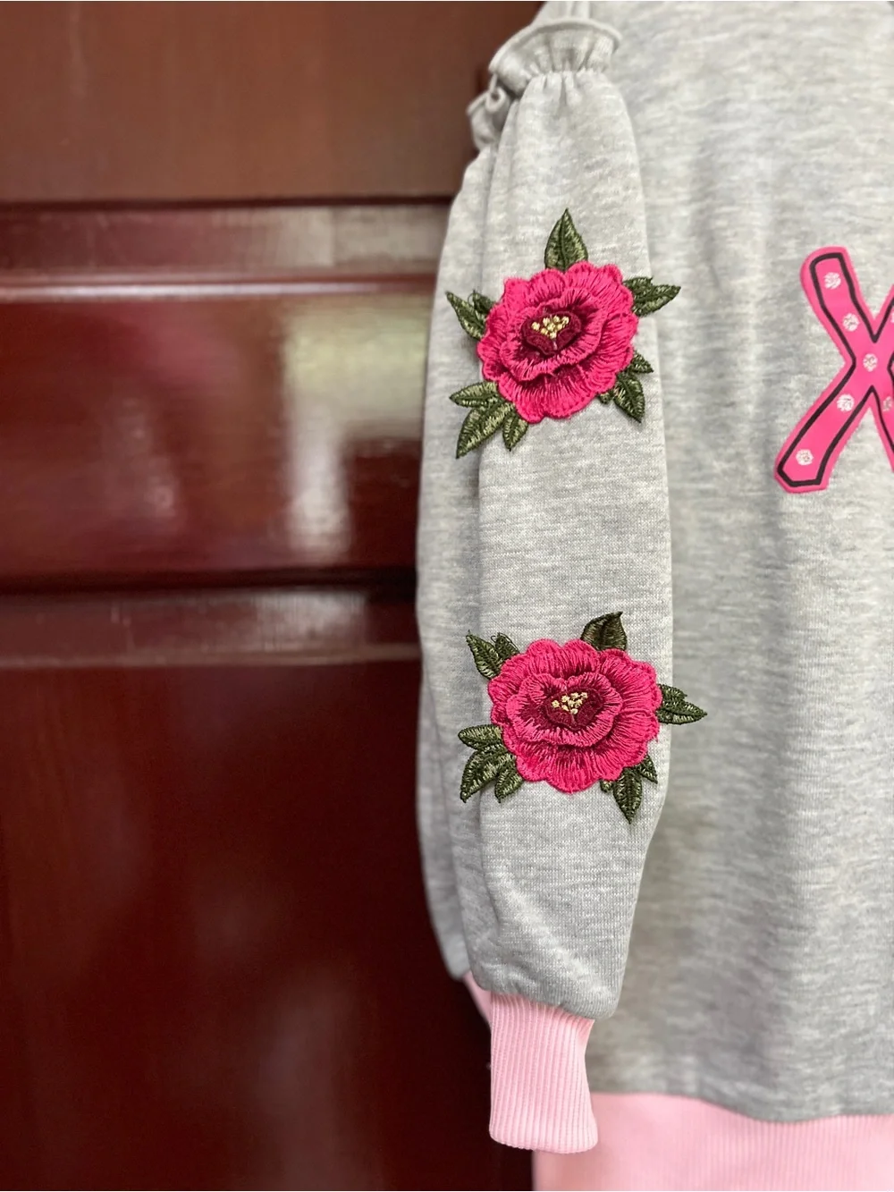 Betsey Johnson Gray & Pink XOX Sweatshirt with Black Leggings